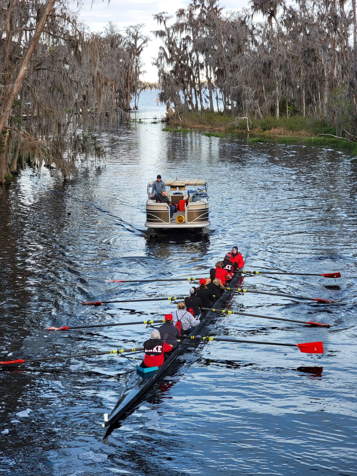 Rowers synchronize efforts to navigate life